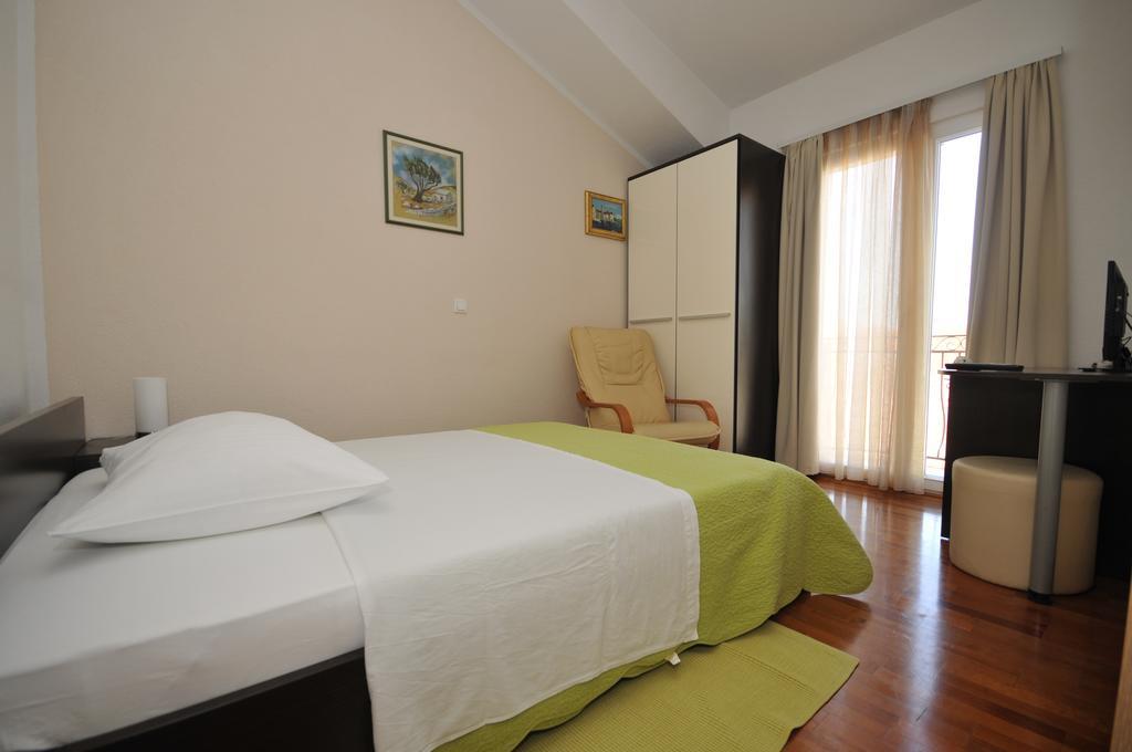 Apartments & Rooms Villa Maslina Trogir Exterior photo