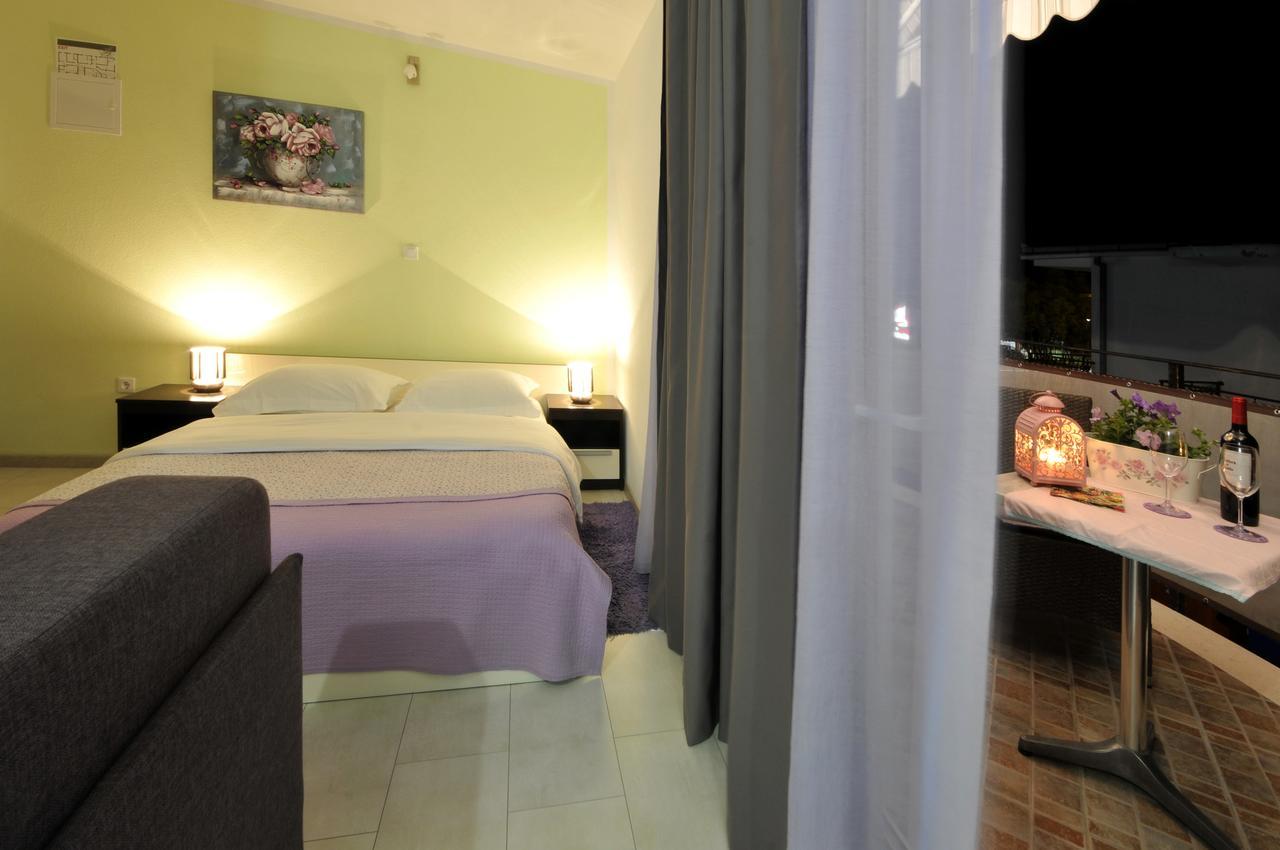 Apartments & Rooms Villa Maslina Trogir Exterior photo