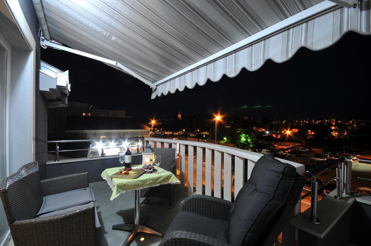 Apartments & Rooms Villa Maslina Trogir Exterior photo