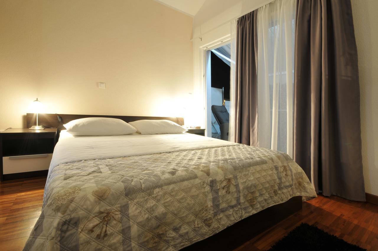 Apartments & Rooms Villa Maslina Trogir Exterior photo