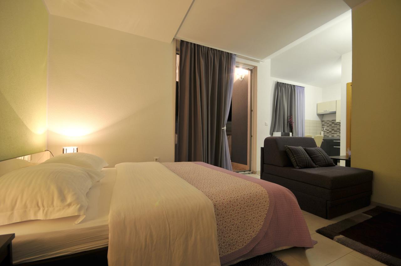 Apartments & Rooms Villa Maslina Trogir Exterior photo