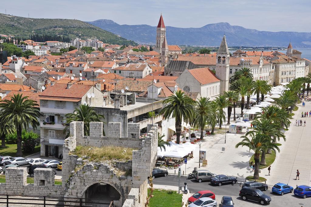 Apartments & Rooms Villa Maslina Trogir Exterior photo