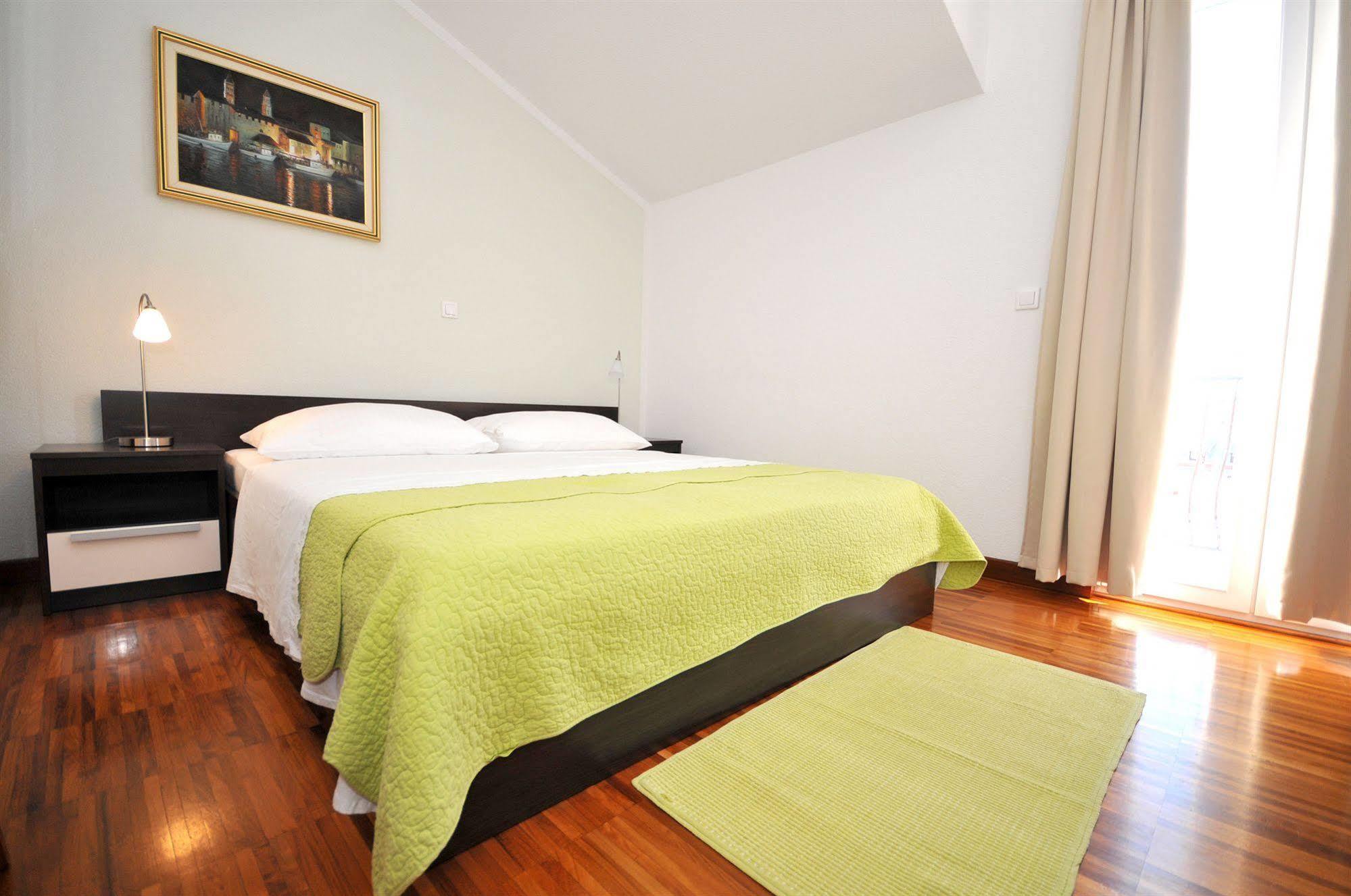 Apartments & Rooms Villa Maslina Trogir Exterior photo