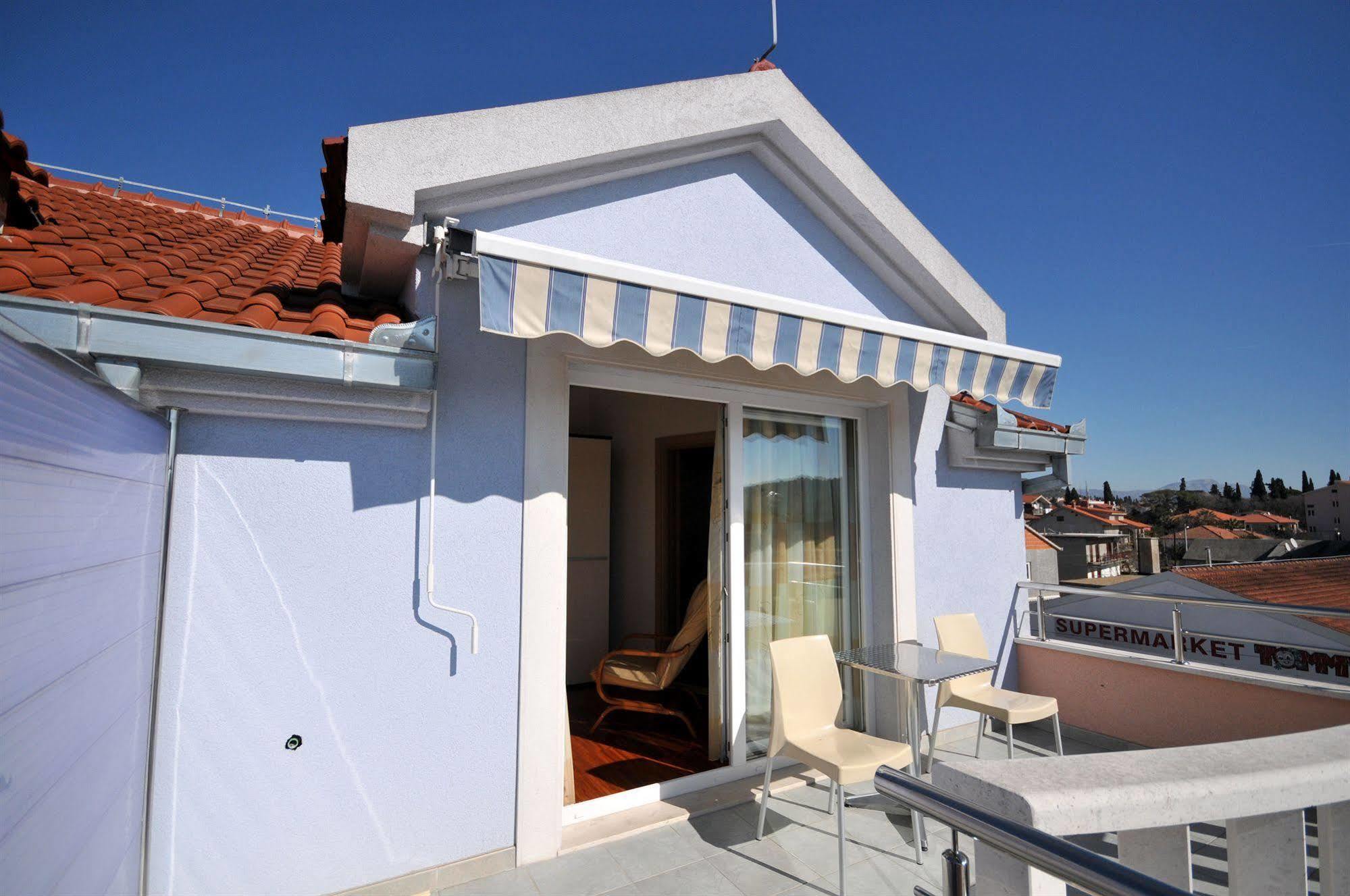 Apartments & Rooms Villa Maslina Trogir Exterior photo